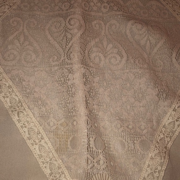 CHLOE K SHEAR BEIGE BLOUSE WITH LACE PATTERN - Picture 2 of 4